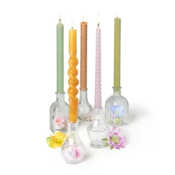 Xenos Twisted dinerkaars - okergeel - ⌀3x25 cm- Kerstcadeaus|Dinerkaarsen